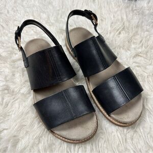 Clarks black leather double strap sandal size 8